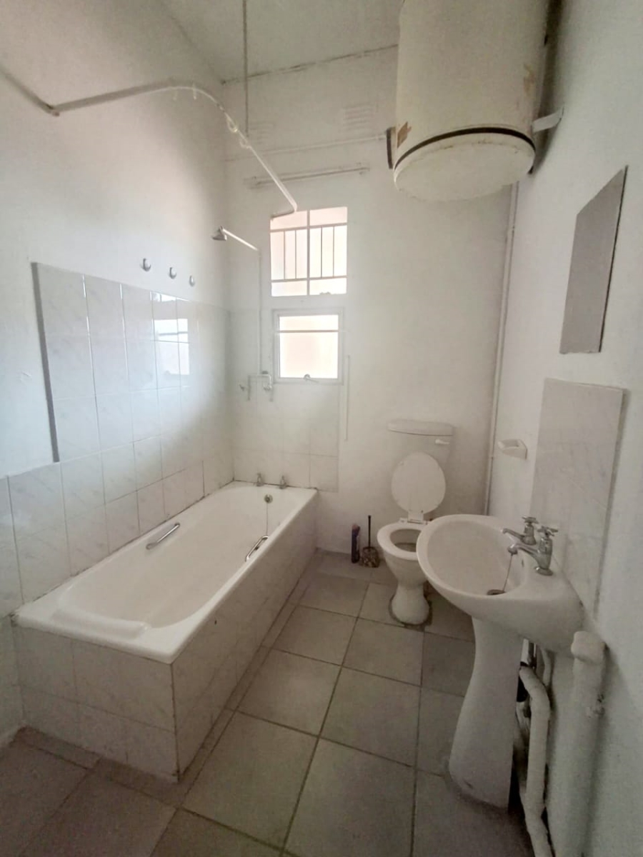 1 Bedroom Property for Sale in Quigney Eastern Cape